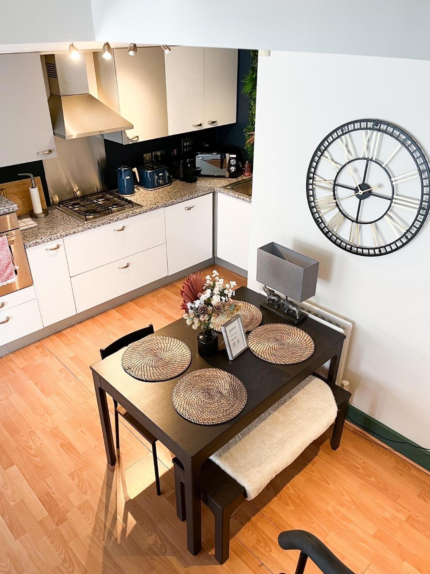 Jungle Escape, City Apartment With Parking & Terrace Честер Екстер'єр фото